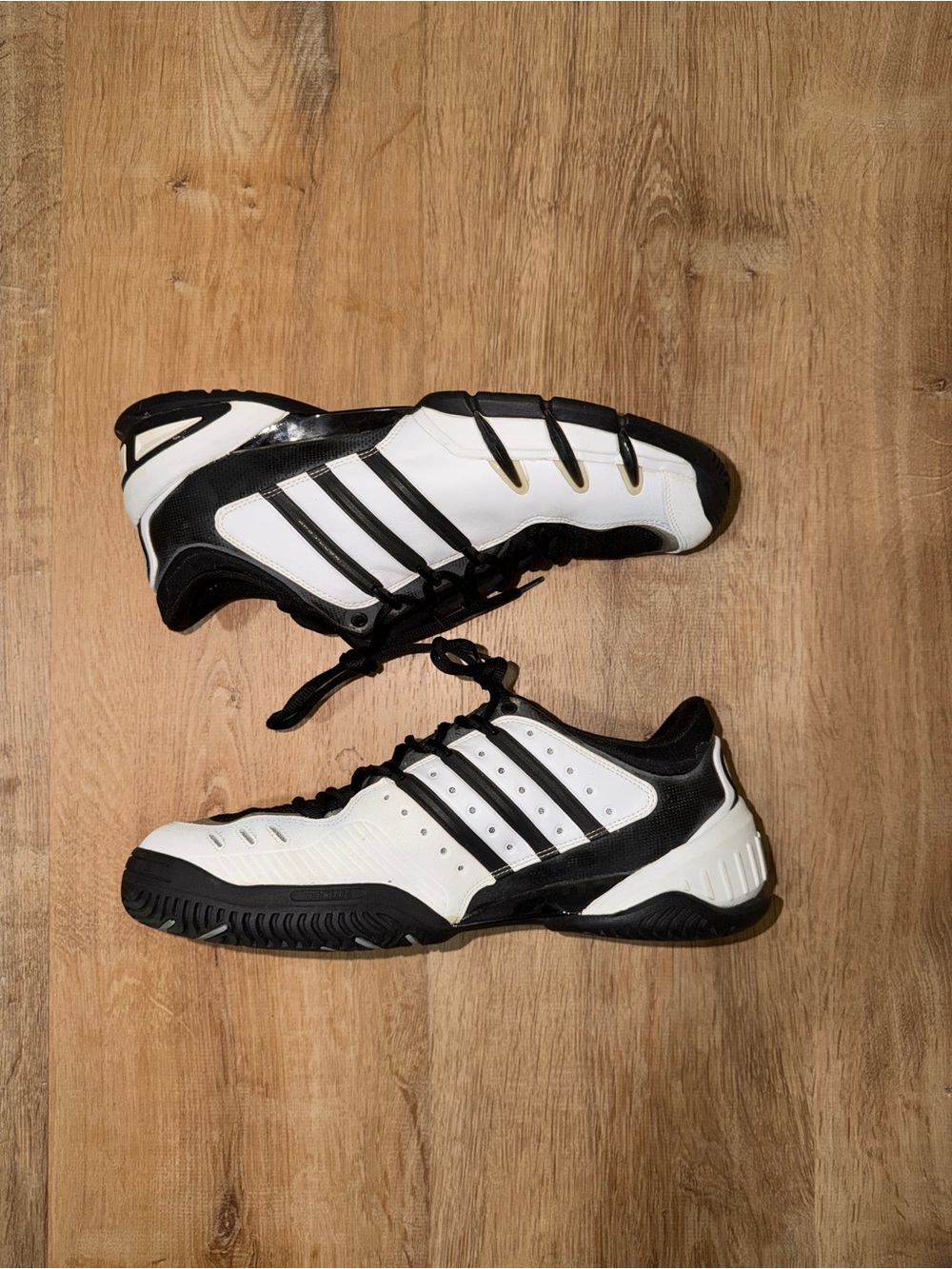 Adidas Barricade tennis shoes 11.5 - Picture 3 of 4